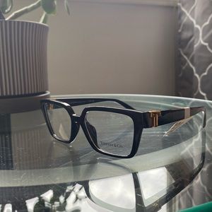 Tiffany BLK SHN sizes 53/16/140 w